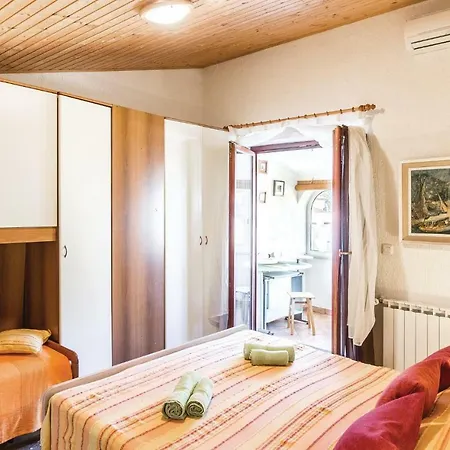 One-bedroom In 아파트 풀라